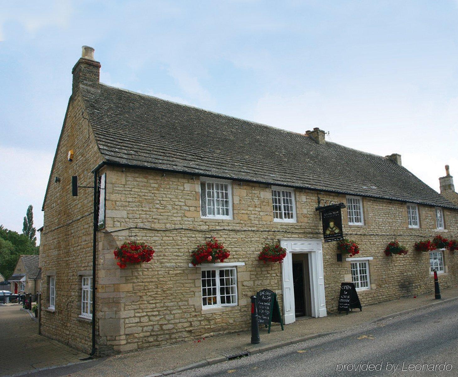 Queens Head Inn Nassington Extérieur photo
