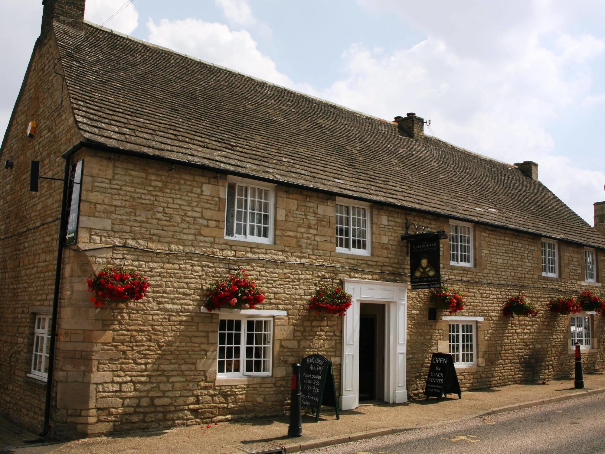 Queens Head Inn Nassington Extérieur photo