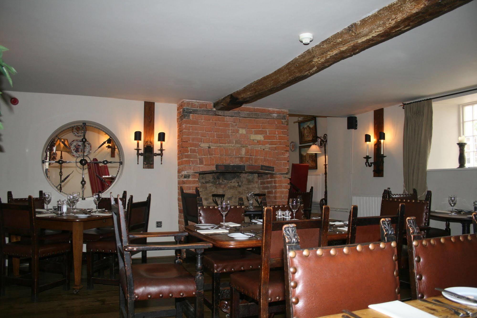 Queens Head Inn Nassington Extérieur photo