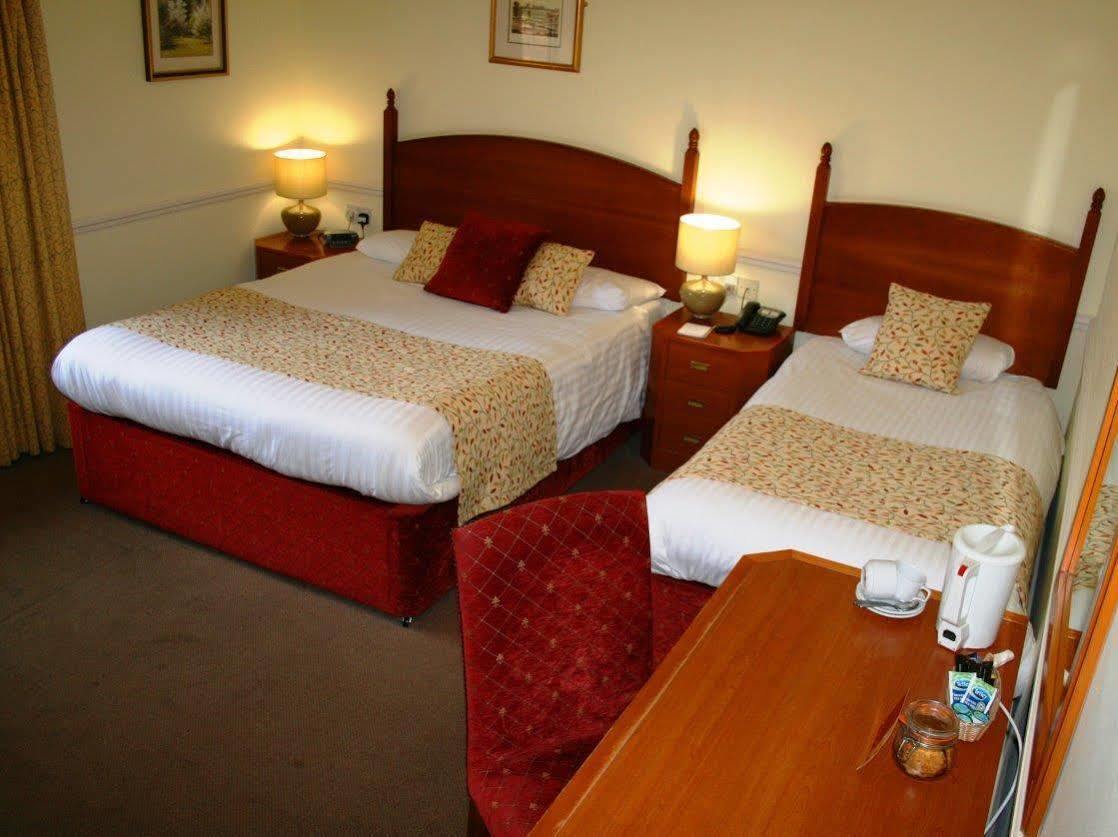 Queens Head Inn Nassington Extérieur photo