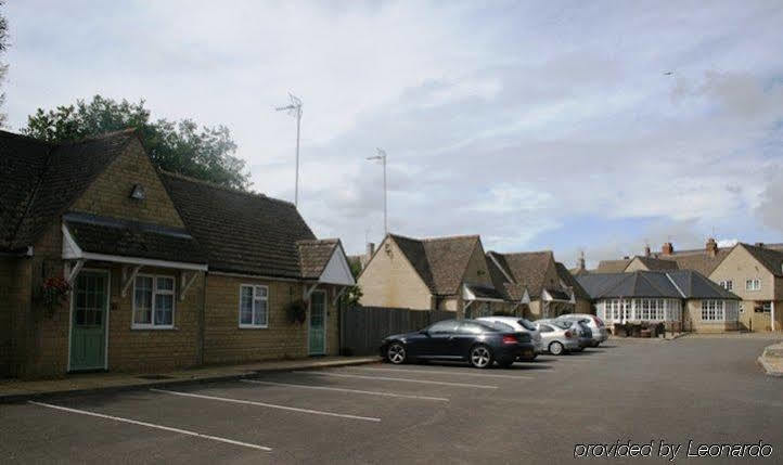 Queens Head Inn Nassington Extérieur photo