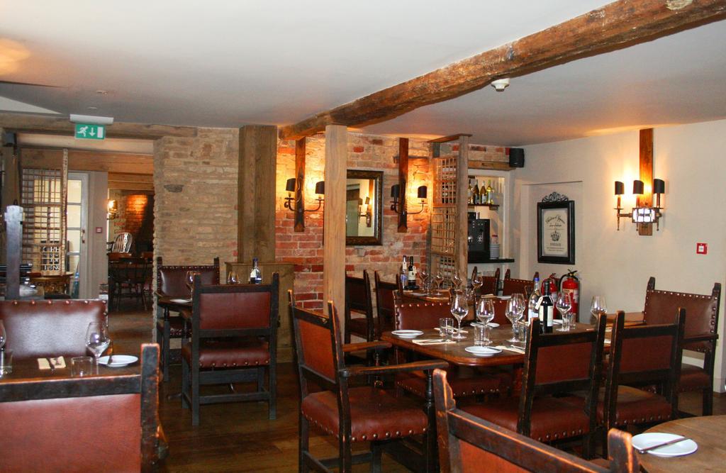 Queens Head Inn Nassington Extérieur photo
