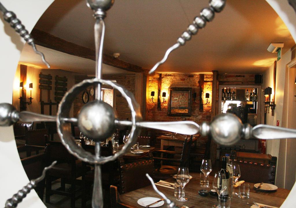 Queens Head Inn Nassington Extérieur photo