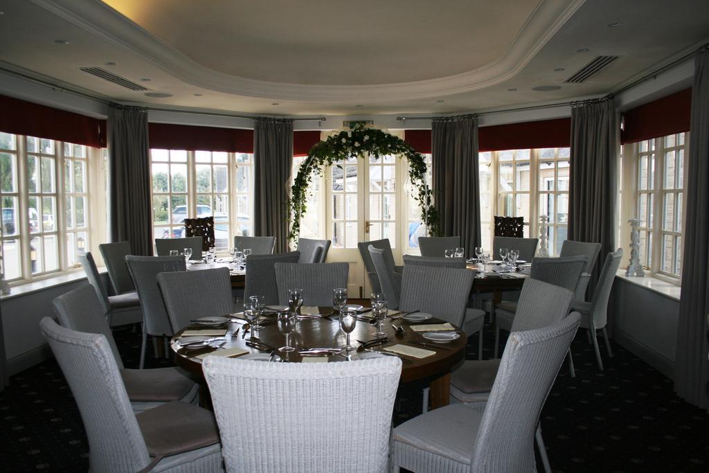 Queens Head Inn Nassington Extérieur photo