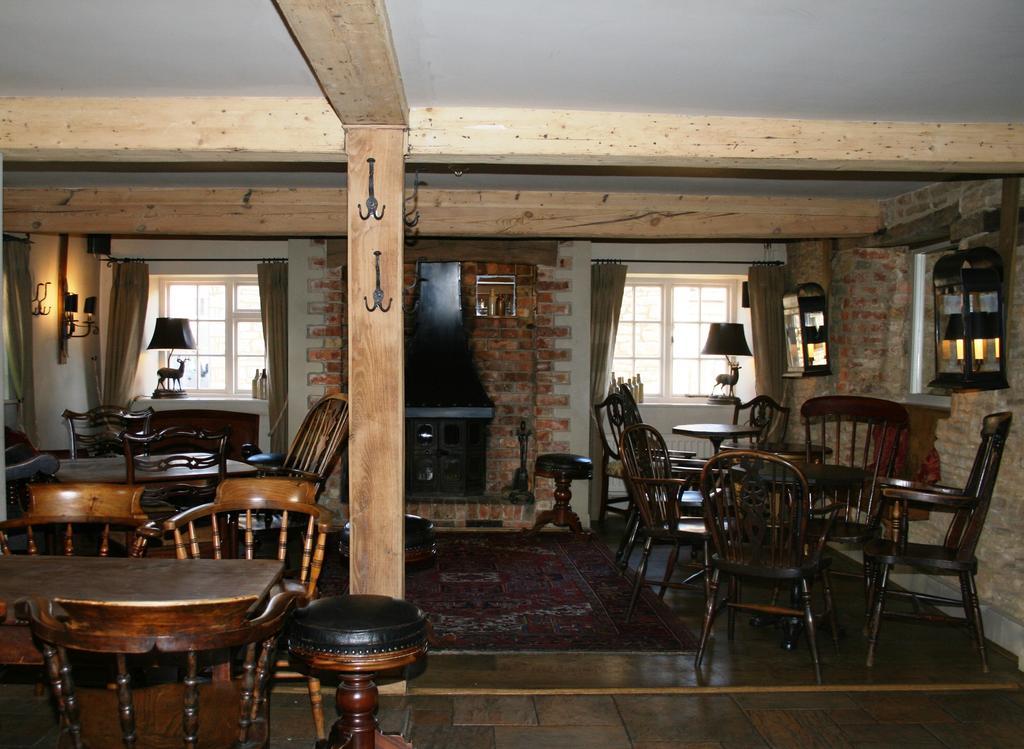 Queens Head Inn Nassington Extérieur photo